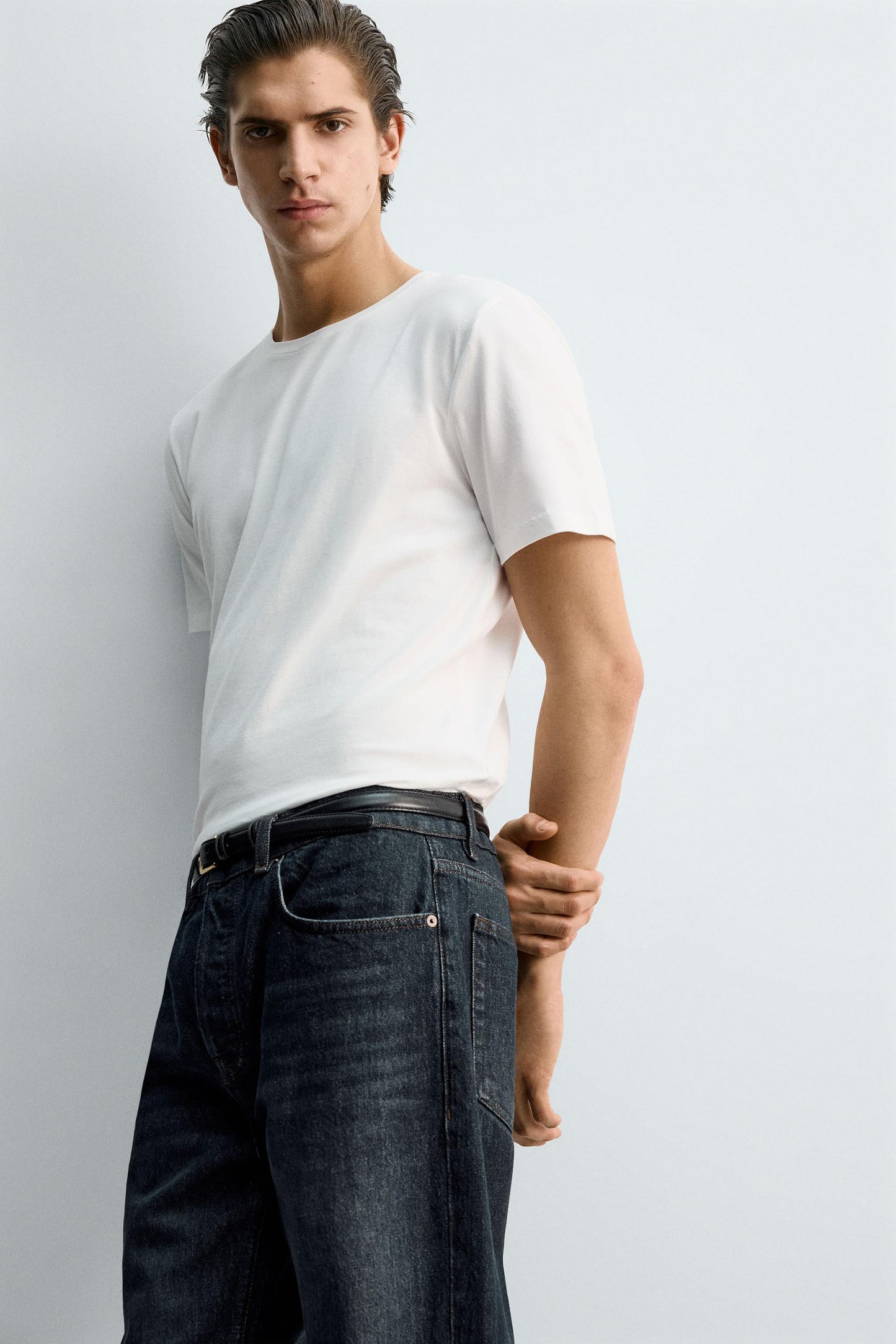 Regular fit T-shirt made of a viscose blend knit fabric. Featuring a round neck, short sleeves and ribbed trims.